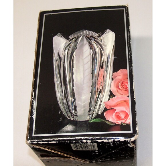 Vintage Heritage Stylesetter 8" 24% Full Lead Crystal Hand Cut & Frosted Vase - Picture 2 of 7